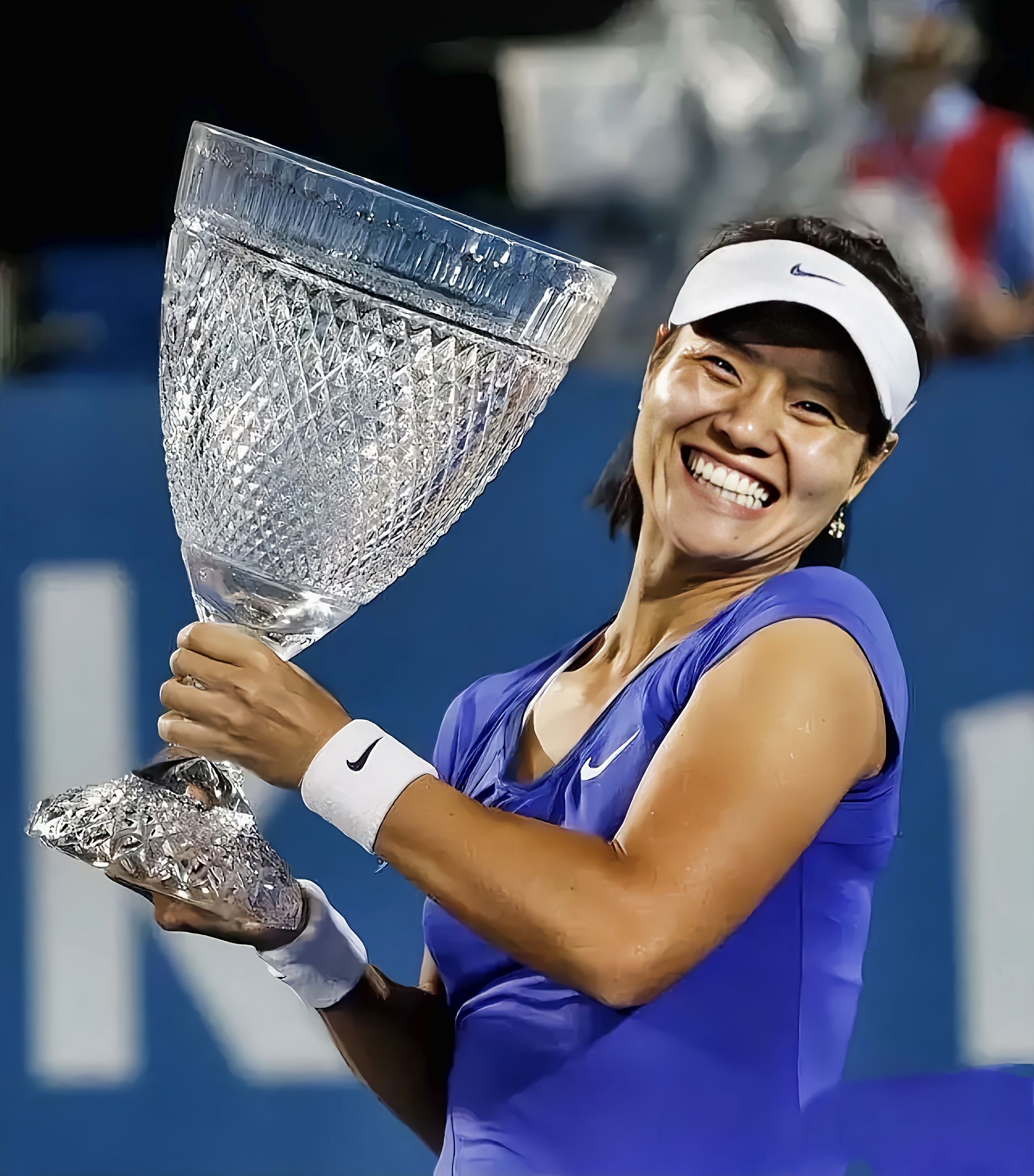 震撼！李娜在田径赛场爆冷取胜！