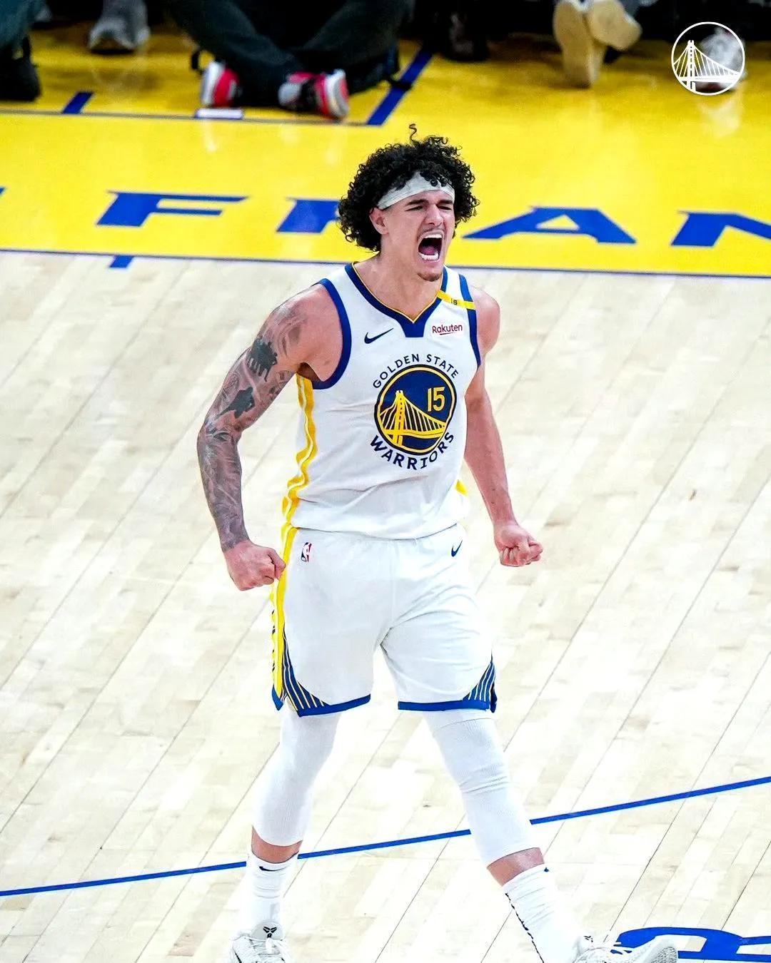 勇士险胜库里，狂砍50分关键表现点燃全场！