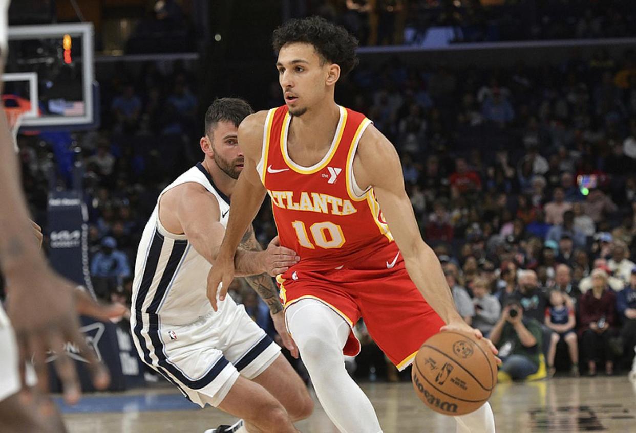 老鹰惊艳全场，绝杀战胜助攻爆棚，西亚卡姆逆转取胜！