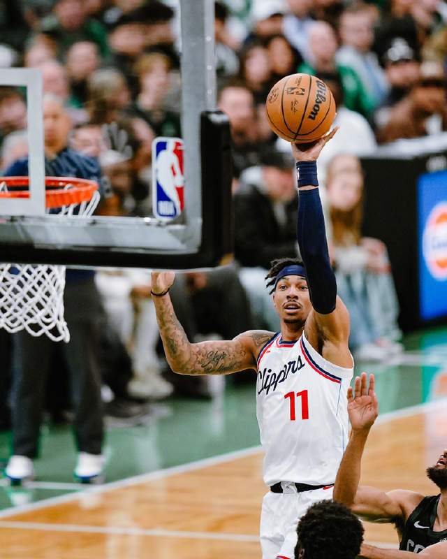 快船复出首战,波尔津吉斯状态火爆,刷新队史纪录成为焦点! 快船复出首战,波尔津吉斯状态火爆,刷新队史纪录成为焦点!