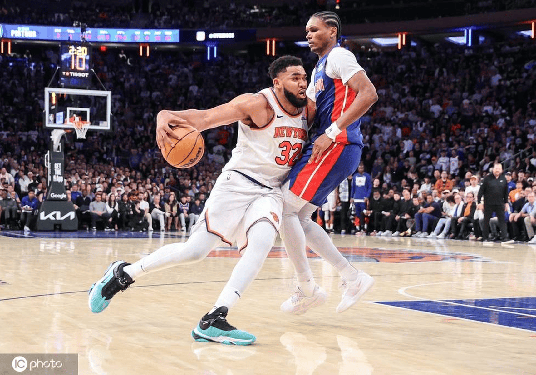 猛龙险胜助攻爆棚，唐斯关键表现点燃全场！