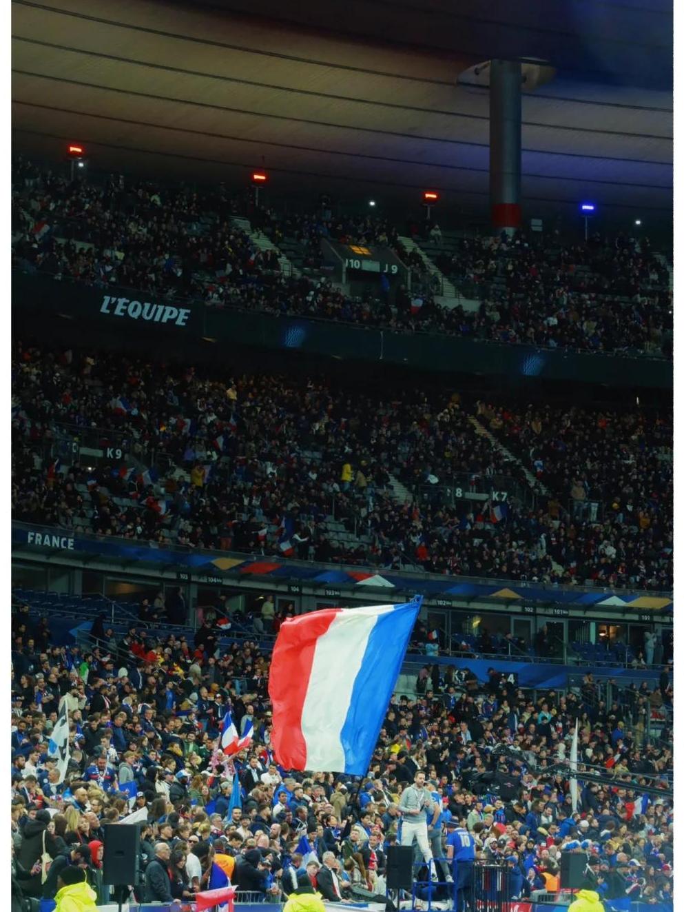 阿扎伦卡重返赛场,重返赛场首场状态出色,拜仁观众沸腾! 阿扎伦卡重返赛场,重返赛场首场状态出色,拜仁观众沸腾!