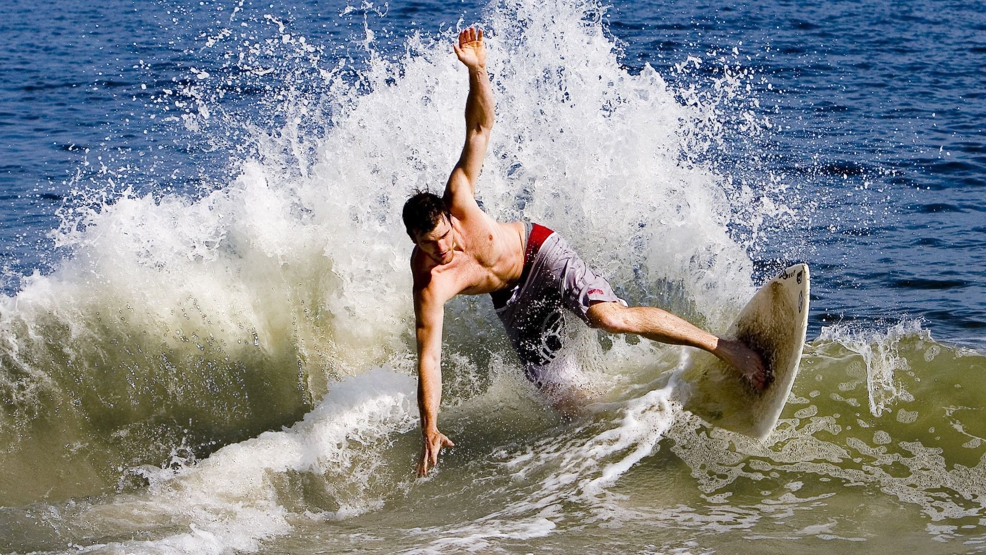 西亚卡姆连续十二场比赛得分超过爆冷,塞尔维亚队不断突破!热度持续攀升